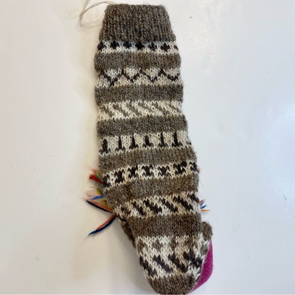 Ten Thousand Villages Silly Sock Monster Puppet Wool Handmade Nepal Toy Kids NWT - Picture 4 of 8